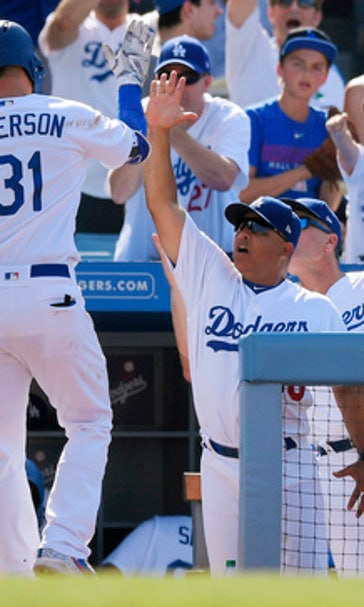 Dodgers beat Royals 5-4 for 60th win before All-Star break (Jul 08, 2017)